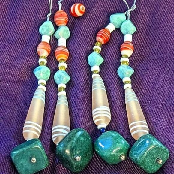 Gemstones & Beads (5) - Picture 1 of 3